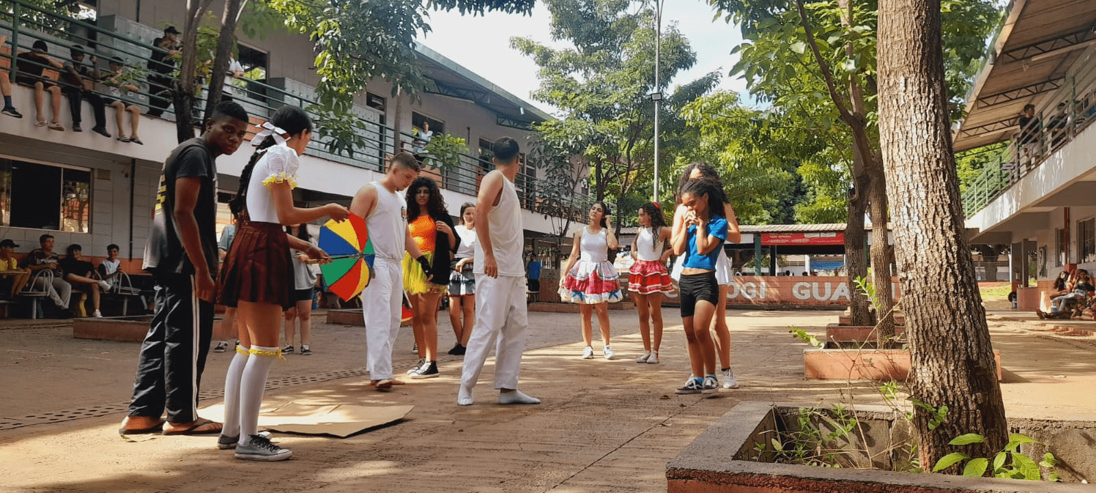 Apresentação de Dança Típica de determinado país.