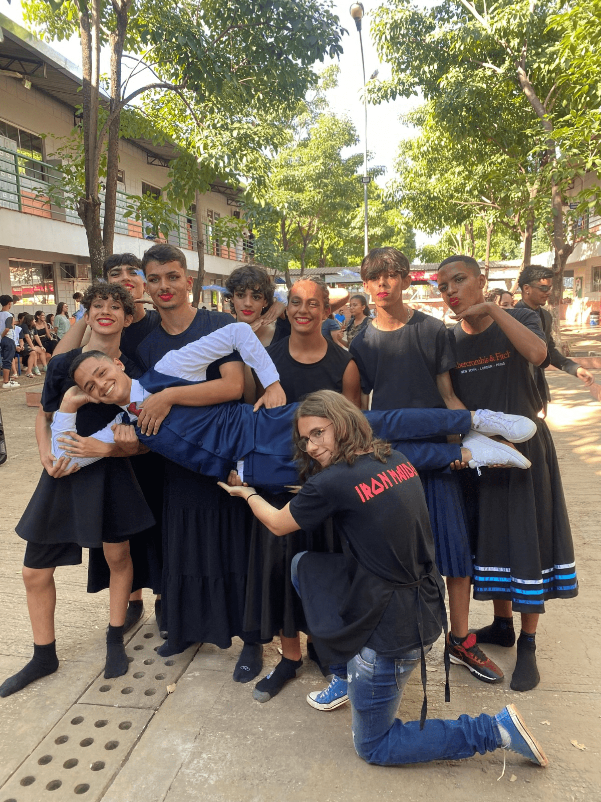 Alunos da Dança Típica e Desfile de Gala.